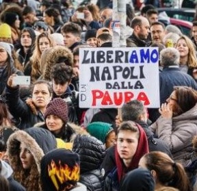liberiamo-napoli-dalla-paura.jpg