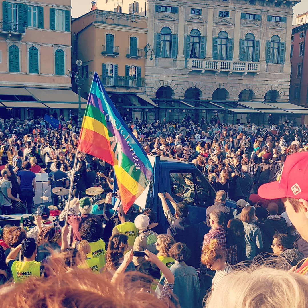 #PassaPorti: accoglienza colorata e gioiosa